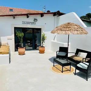 Garage - Piscine Et Terrasse Bayona